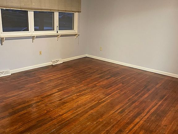 5th image of 4605 Andover Ave