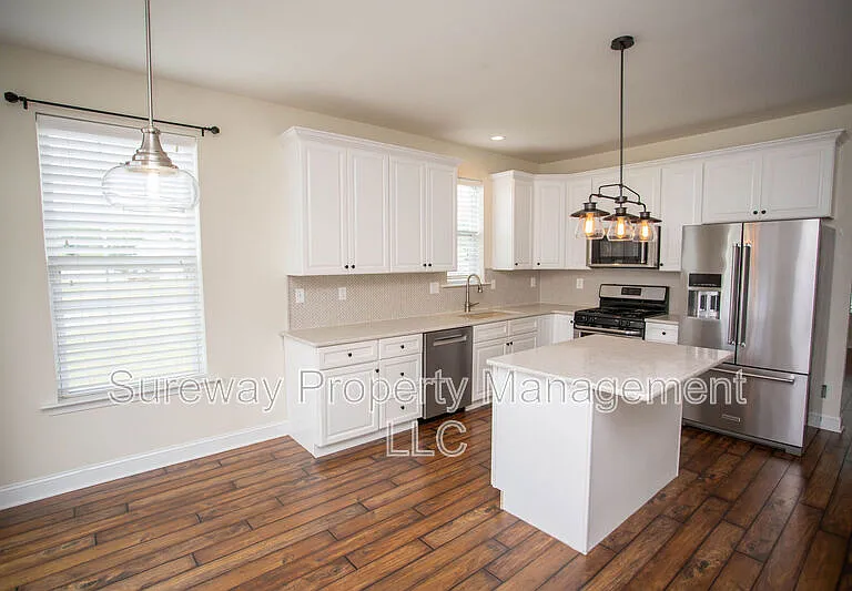 1 Tweentown Close — Photo 9