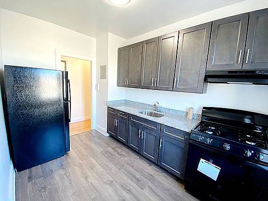 5th image of 86 Bay 26 St #D3
