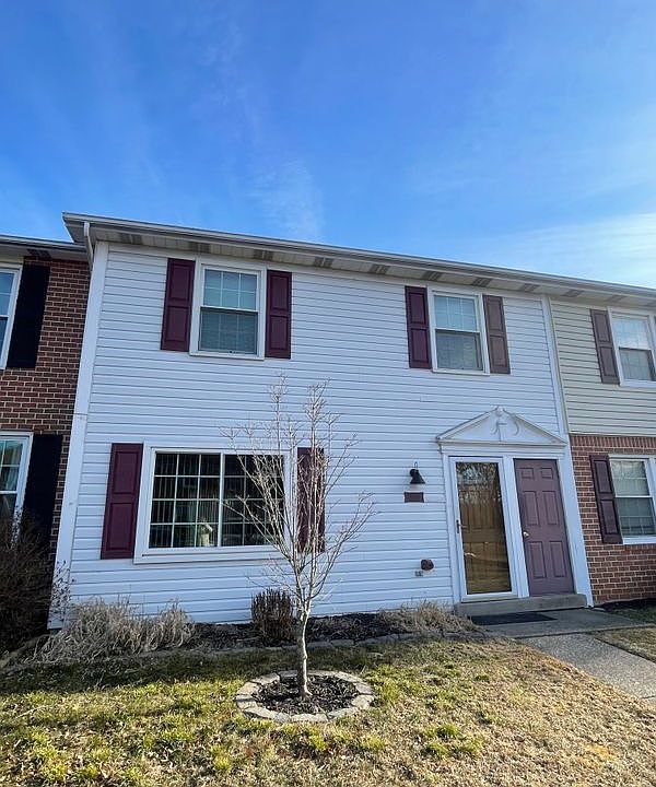 1st image of 5400B Oxford Dr