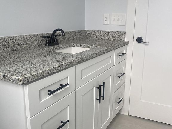 3rd image of 8005 Holly Hills Dr