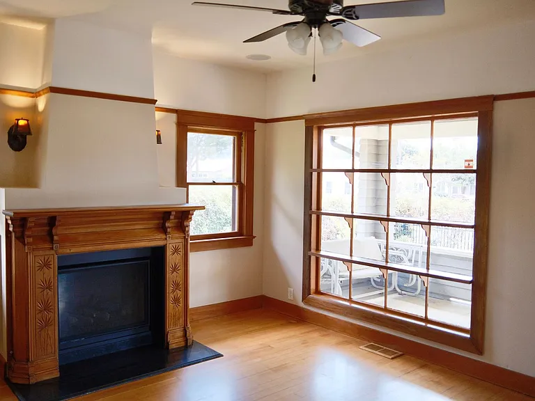 6433 Crescent St — Photo 7