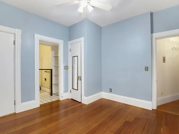 119 Park St #A, Brookline, MA 02446