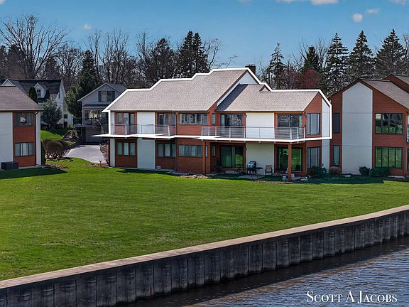 2nd image of 1131 S Shore Dr