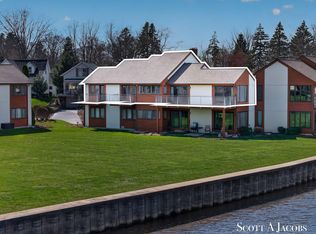 1131 S Shore Dr, Holland, MI