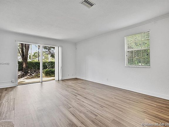 4th image of 3660 San Simeon Cir #4