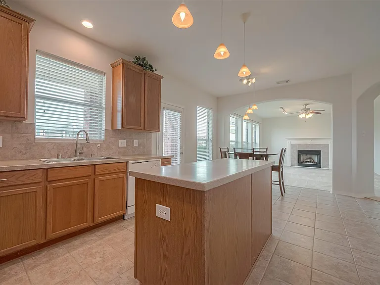 18118 Billabong Crescent Ct — Photo 19