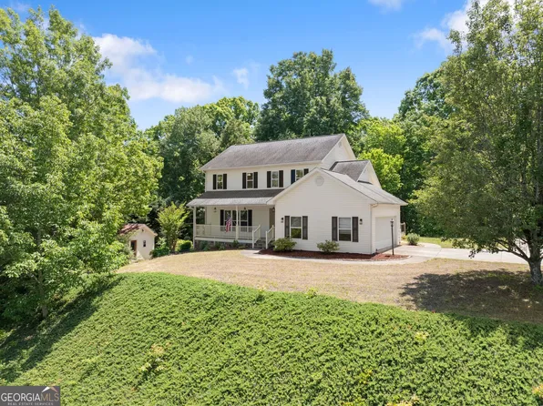 428 Pointe Willow Dr, Cleveland, GA 30528