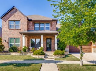 1116 11th St, Roanoke, TX 76226