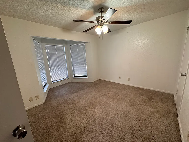 Unit 122 ... This unit is move in ready call now and let's make a deal!