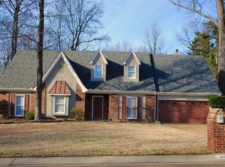 4163 Old Forest Rd, Memphis, TN 38125