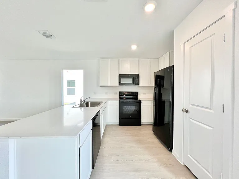 10029 Muntjac Dr — Photo 17