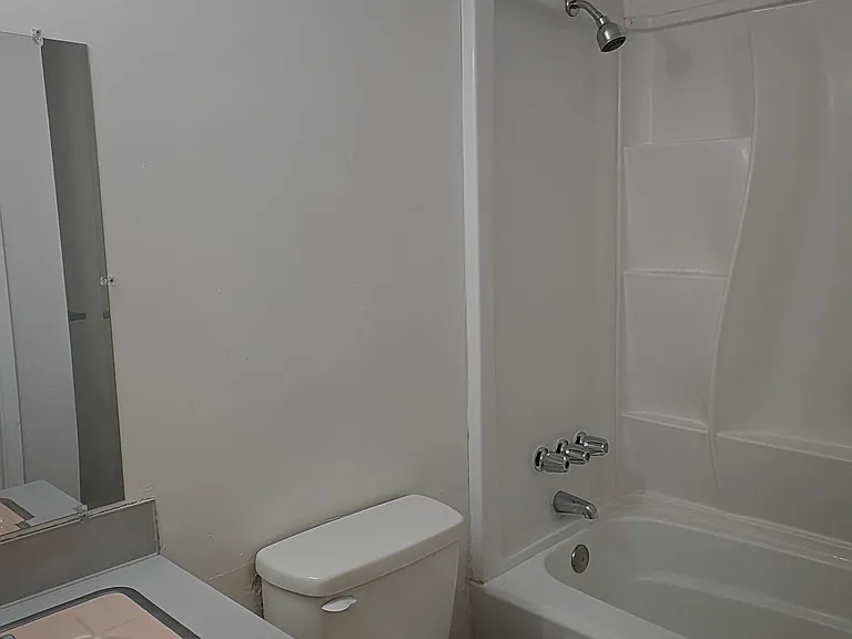 844 Harrington Ave NE #12 — Photo 11