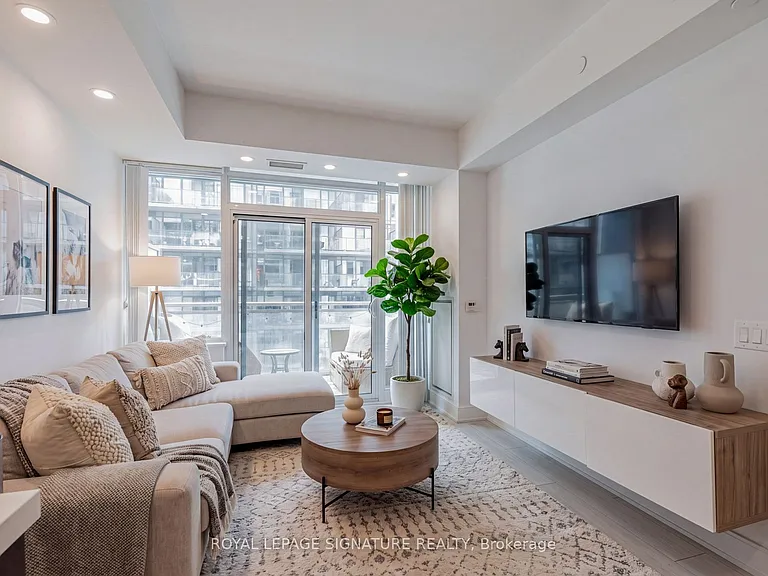 525 Adelaide St W #1534 — Photo 1