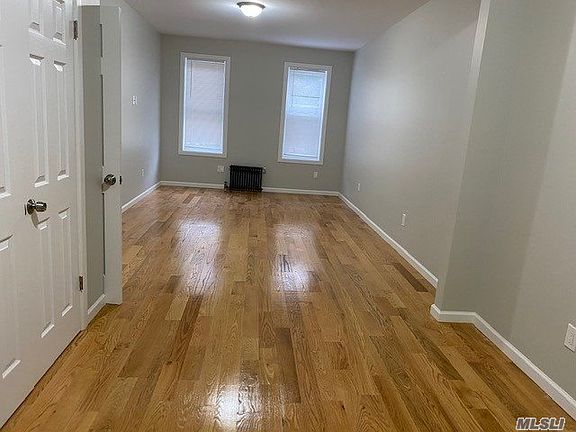 5th image of 610 Woodward Ave