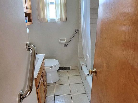 4th image of 7346 Parrish Ave
