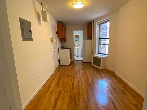 3rd image of 241 W 15th St #4W