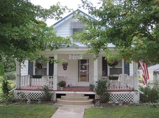 125 W Maple St, Roseville, IL