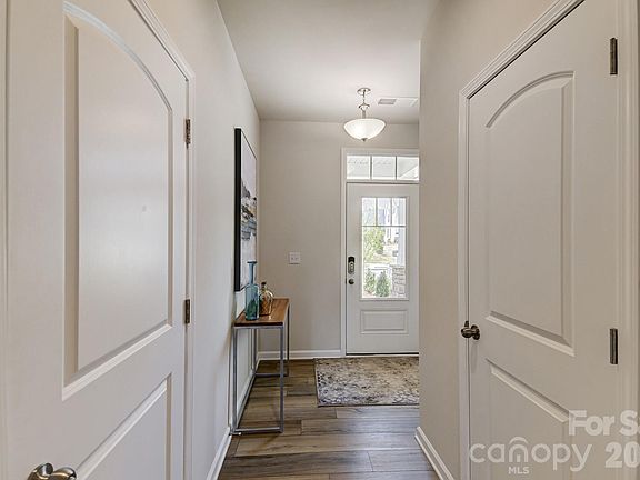 3rd image of 6114 Vasey St