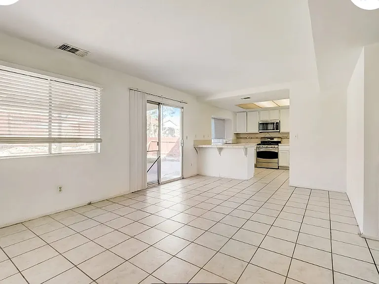38062 Wesley Ct — Photo 7