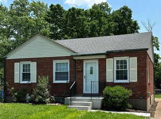 20 Derhake Rd, Florissant, MO 63031