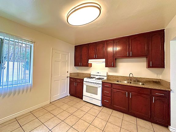 5th image of 10532 Weigand Ave #10534