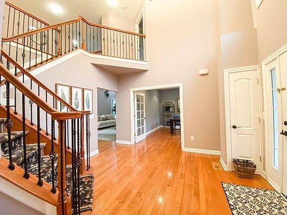 5th image of 807 Thorntree Ct