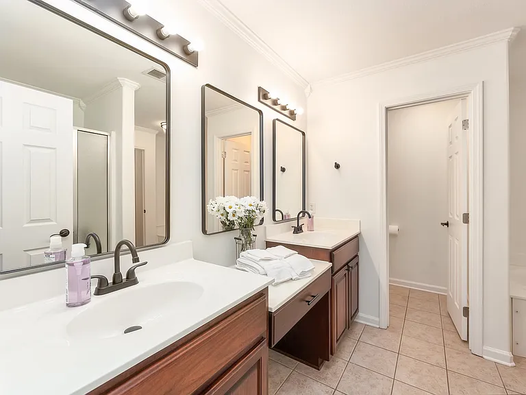 75 Romie Dr — Photo 8