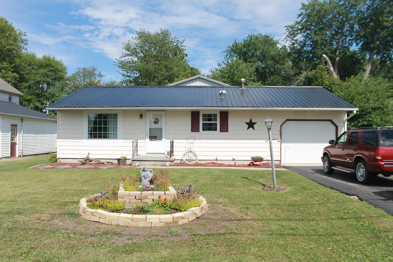 528 Kilbury Rd photo 1