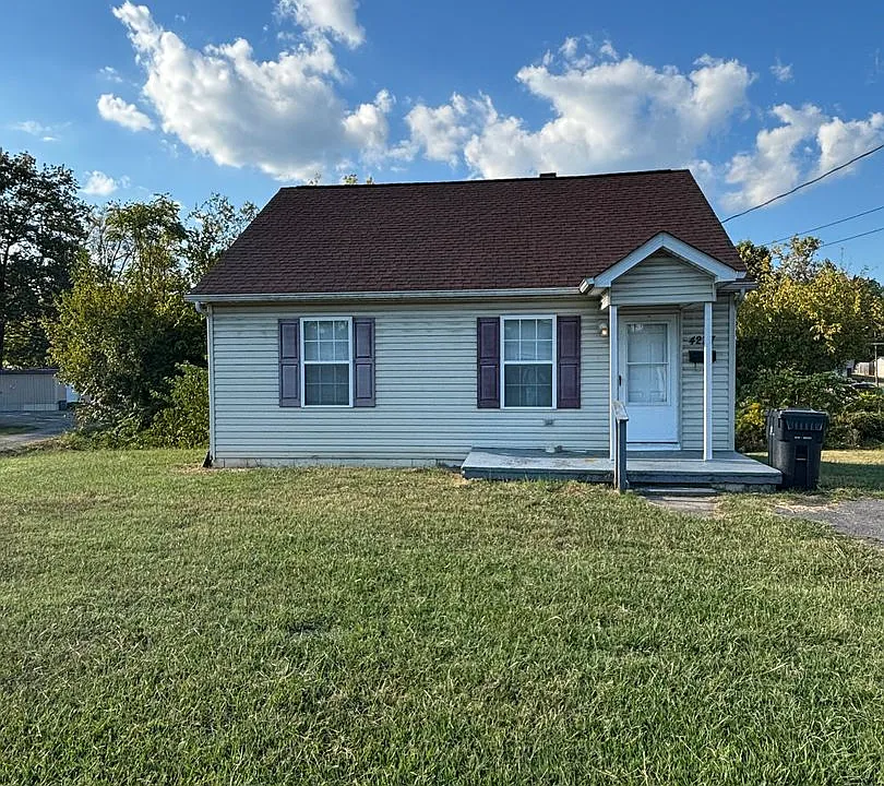 4237 Holston Dr