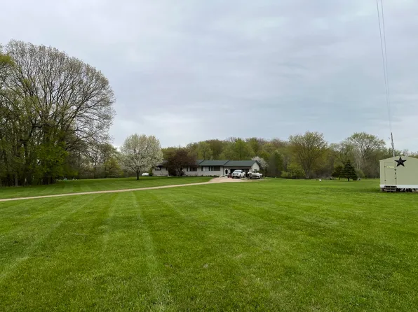 16504 Whispering Meadows Dr, Stockbridge, MI 49285