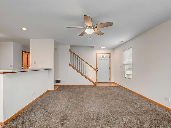 4th image of 540 Wedgewood Cir