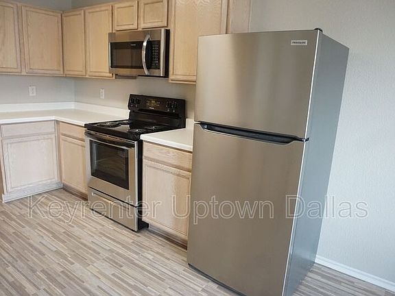 4th image of 2124 Edgewood Dr