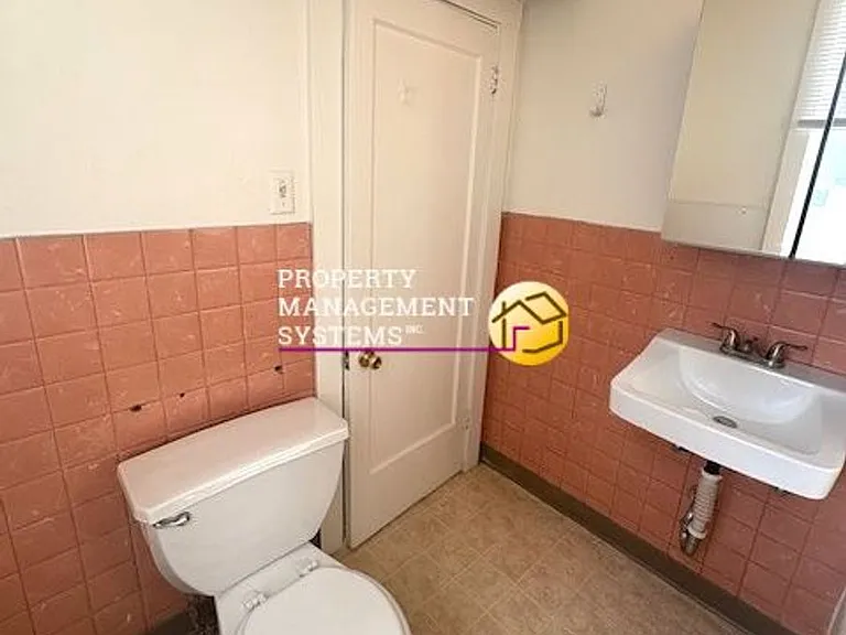 135 N B St #4 — Photo 12