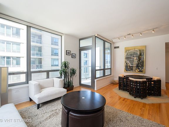 3rd image of 600 N Lake Shore Dr APT 1509
