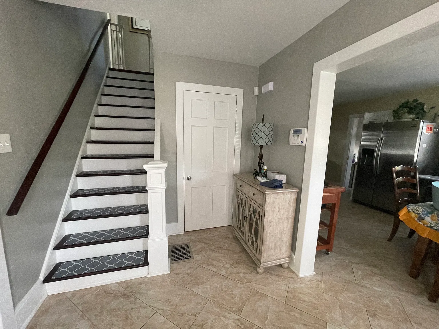 3 bed, 1.5 bath, 1428 sqft, $3,200 — Photo 3