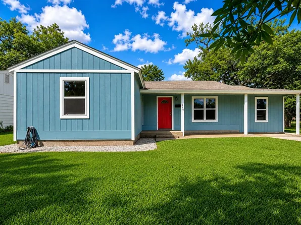 210 Laurel St, Lake Jackson, TX 77566
