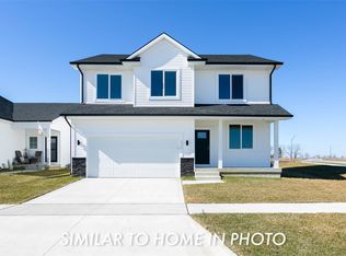 1153 Foxglove Ln, Pella, IA 50219