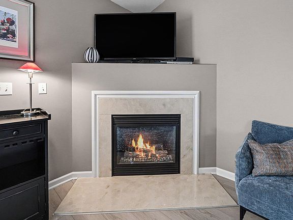 4th image of 404 Riversedge Dr