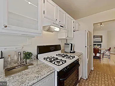 2603 39th St NW #5 — Photo 12