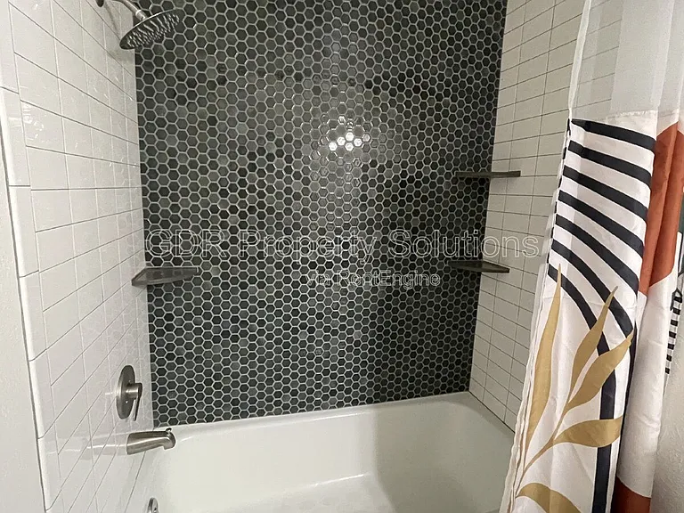520 Ortiz Dr NE — Photo 24