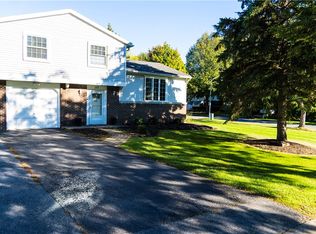 22 Mockingbird Ln, Hilton, NY 14468