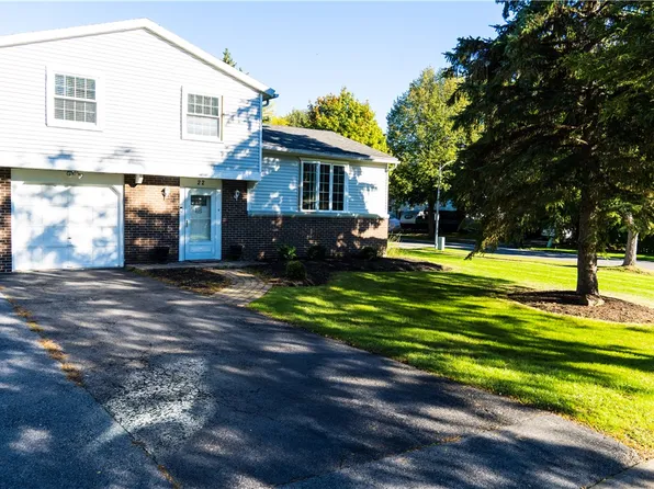 22 Mockingbird Ln, Hilton, NY 14468