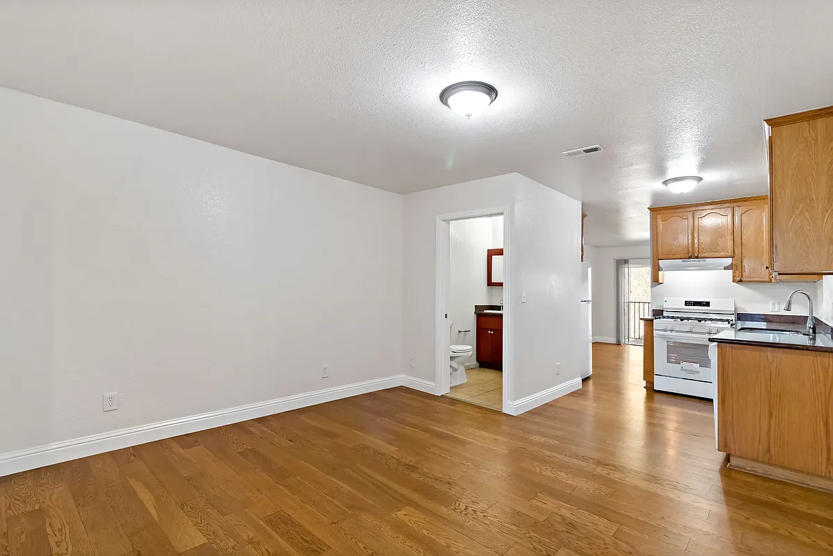 Building Photo - 2644 62nd Ave #2644