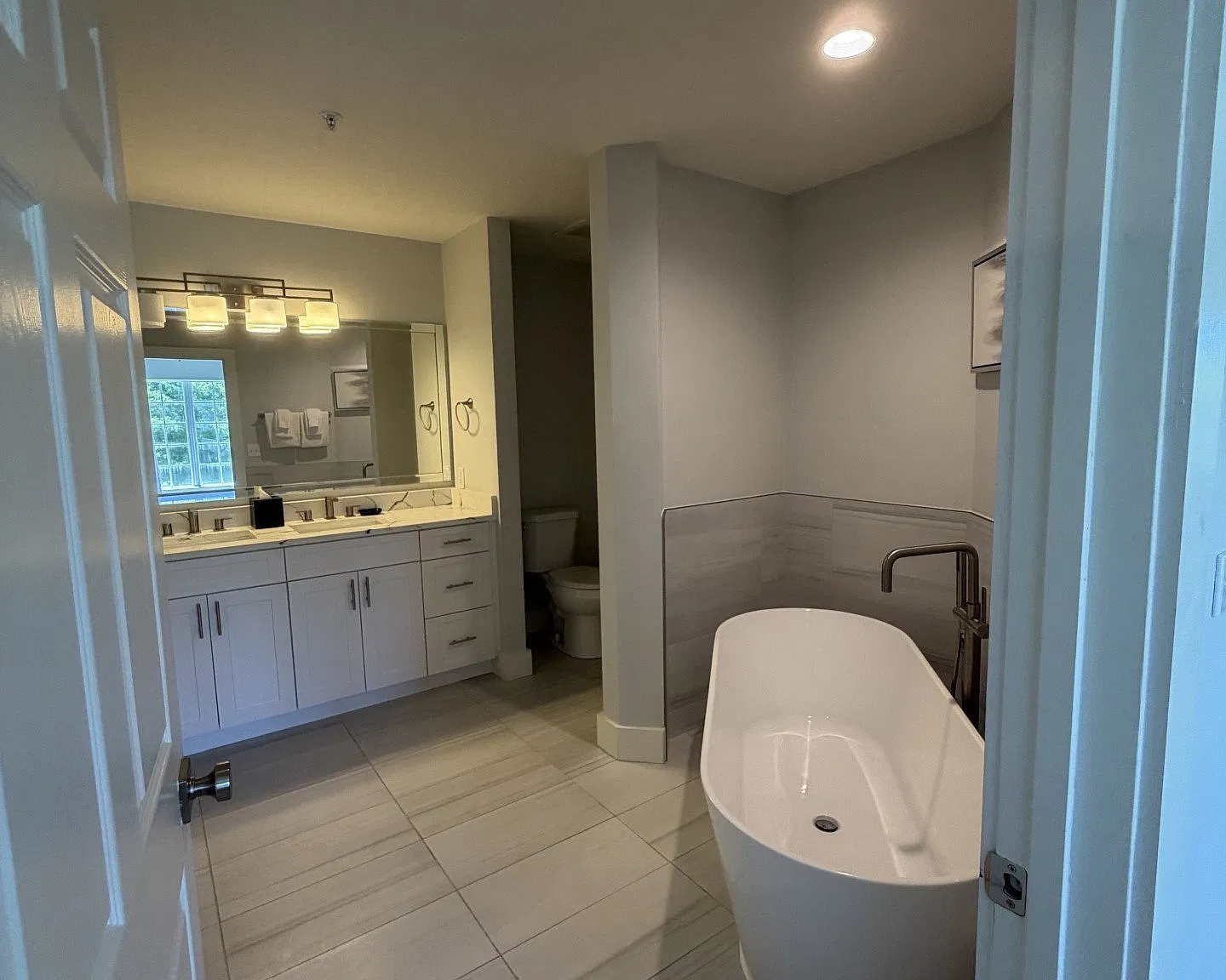 Spacious 2BR/2BA Resort Condo Minutes from Disney - Fully Furnished! — Photo 4