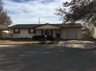 24 Highland Dr, Perry, OK 73077