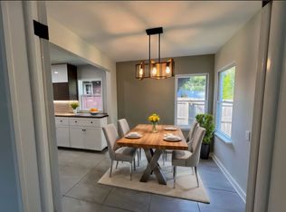 129 W 14th Ave, Naperville, IL 60563