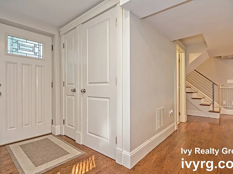 1108 Broadway #1 — Photo 10