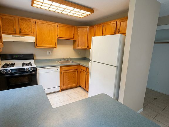 5th image of 97 Robertson St
