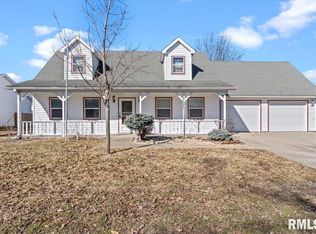 1214 W Jefferson St, Auburn, IL 62615